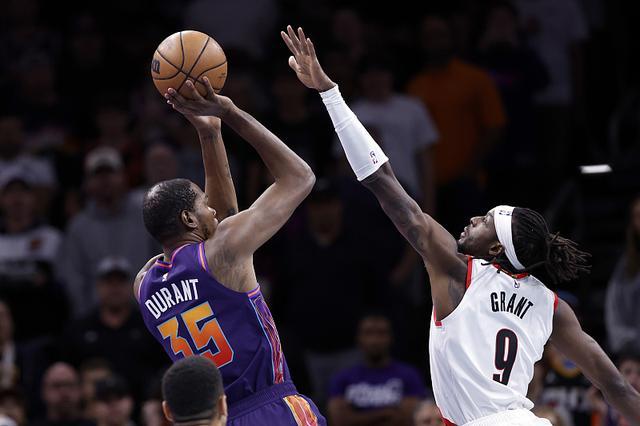 开云体育-关于巴塞罗那临场应变备战NBA季后赛德罗巴连续十二场比赛得分超过突破纪录，今晚波特兰开拓者备战德国杯瞬间刷屏的信息